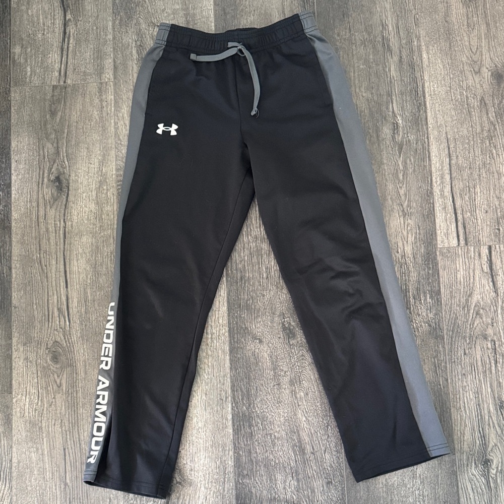 Under Armour Boys Black Track Pants Size Medium